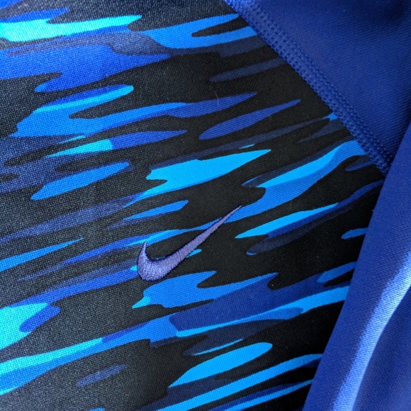 🔥 Nike Hoodie - Picture 2 of 7